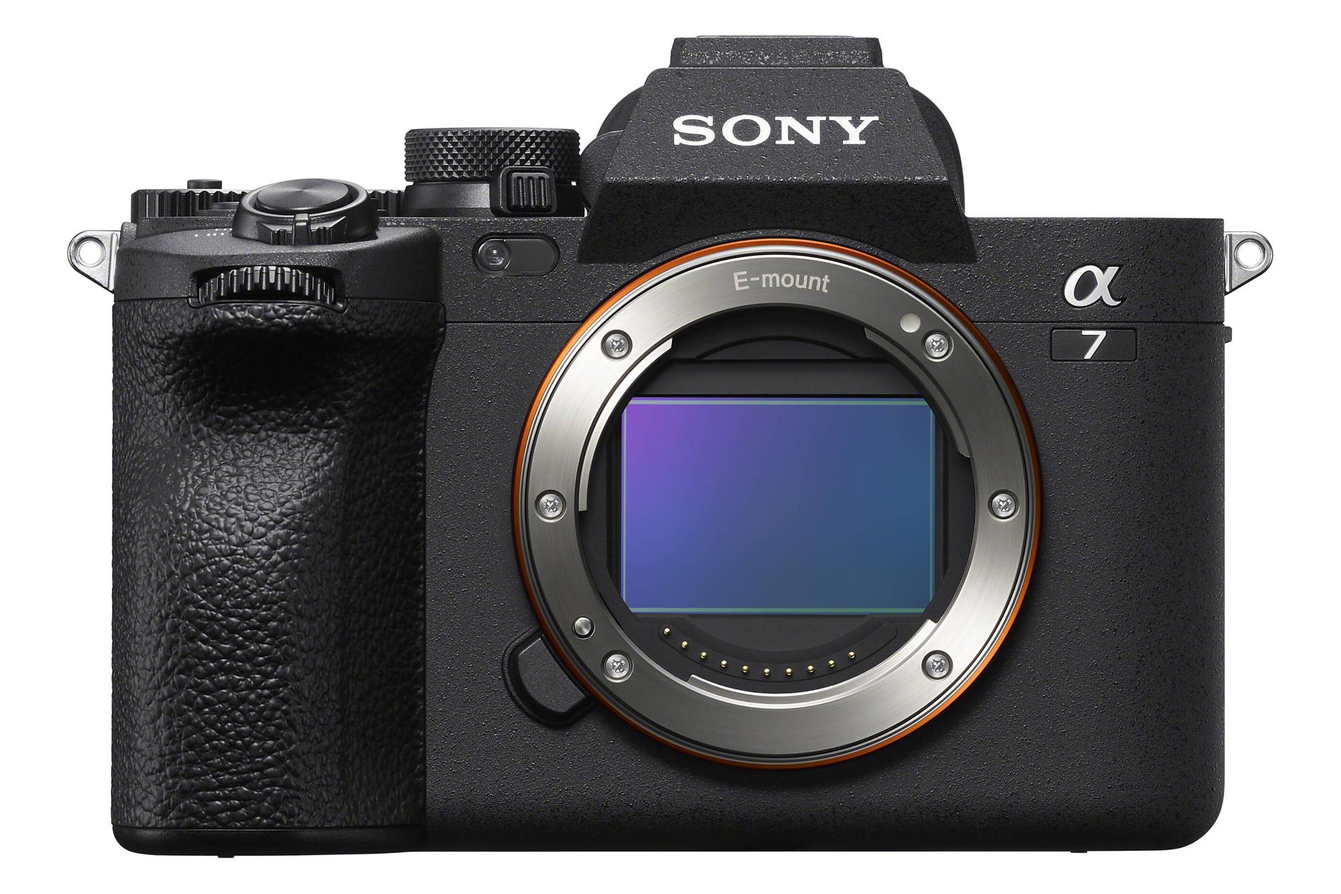 نمای روبروی دوربین Sony Alpha a7 IV