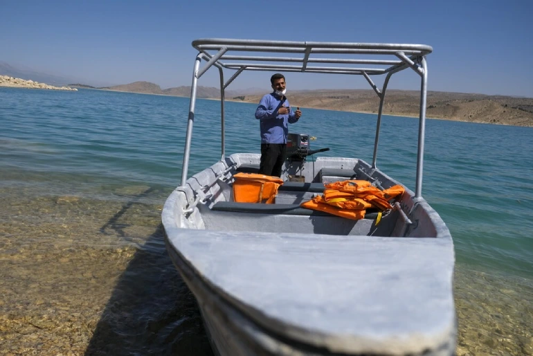 سد درودزن فارس؛ آرامشی آنسوی موجها 19 قایق سواری در دریاچه سد درودزن